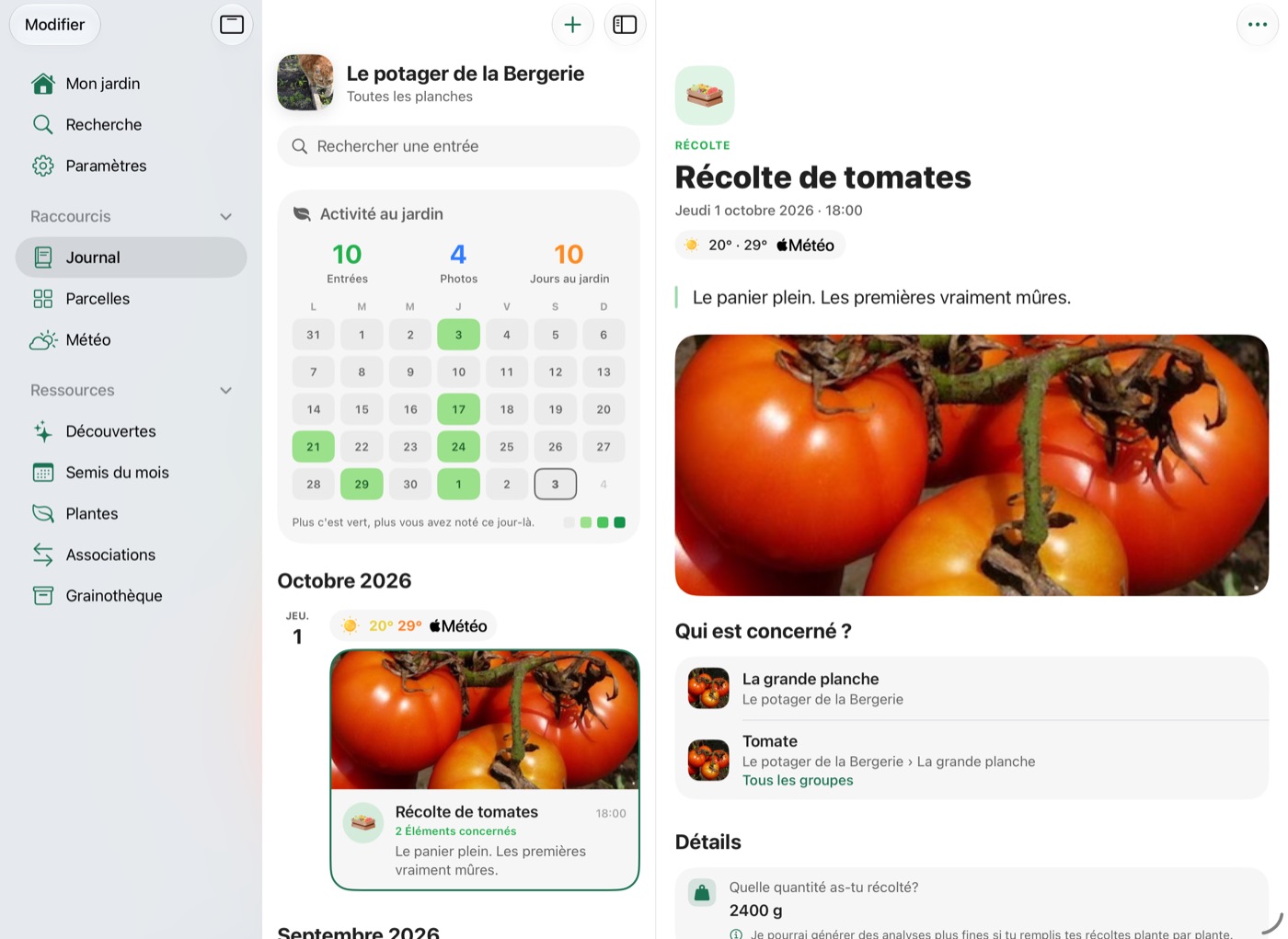 L'app sur iPad : à gauche la barre latérale (Mon jardin, Recherche, Journal, Parcelles, Météo, Grainothèque…), au milieu le carnet de bord, à droite l'entrée « Récolte de tomates » ouverte.